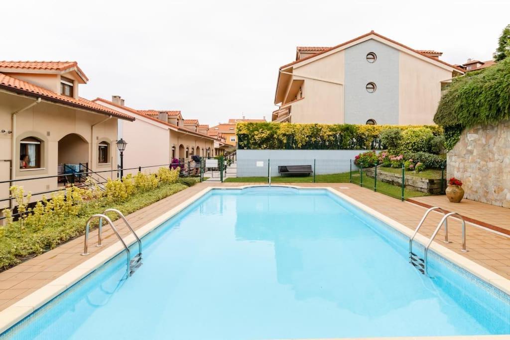 Casa De Flores - Con Jardin Privado Frente A La Playa De Apartment Comillas